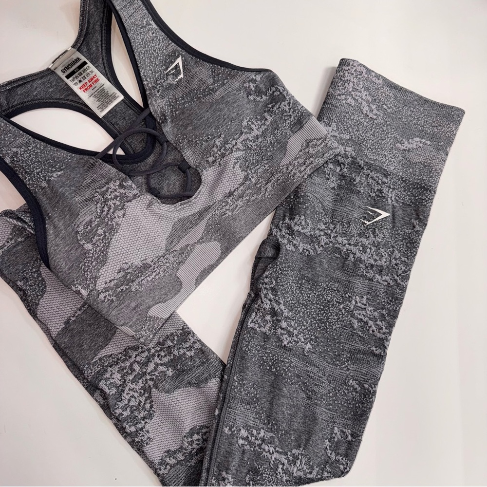 Gymshark gray camouflage set xs